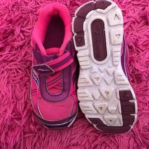 Sacounys girls shoes.